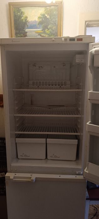 Продам холодильник Atlant