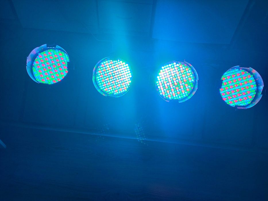 8 Par led 64 American Audio beam r7