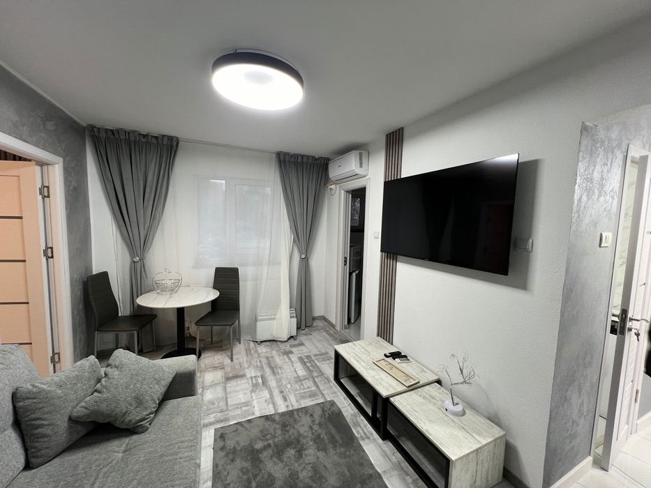 Inchiriez apartament zona Campus