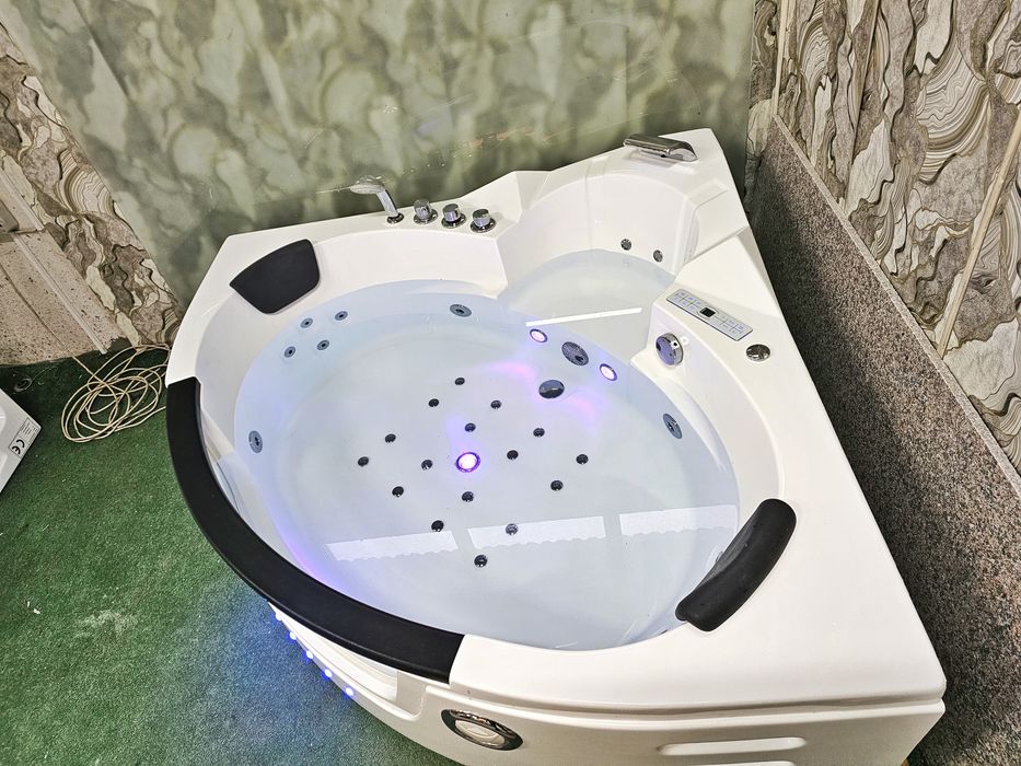 Джакузи - Хидромасажна Вана за Двама с Подгрев до 45°  1.51х1.51