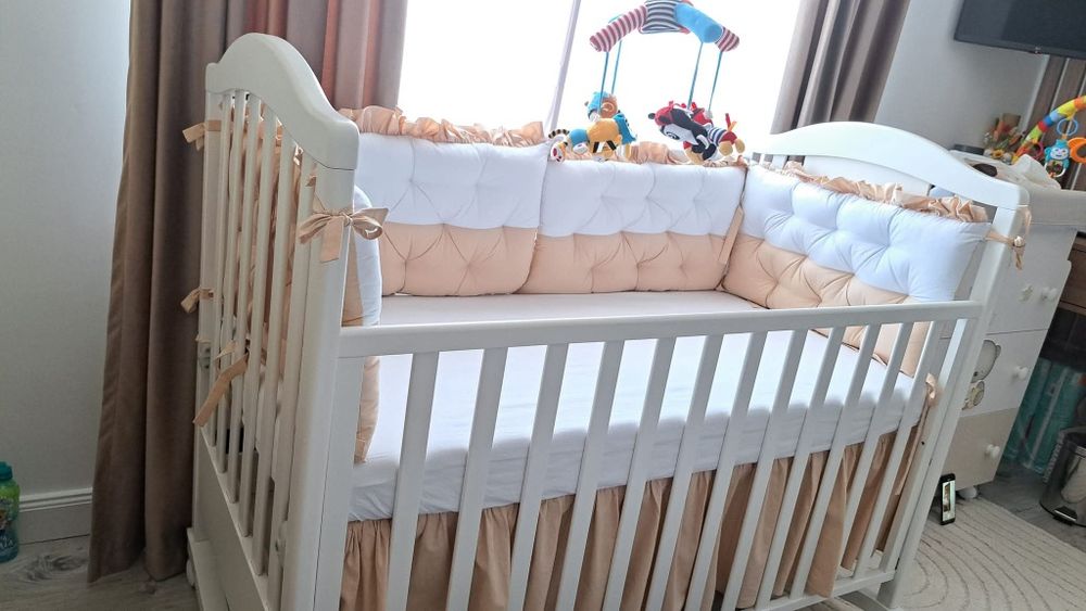 Vand patut de bebe complet echipat