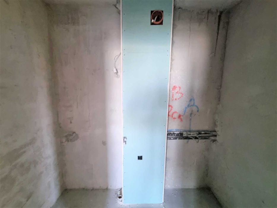 Продава се 2-стаен апартамент в кв. Кръстова вада