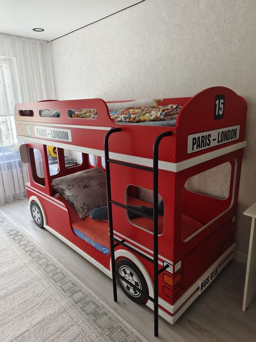 Детская кровать автобус