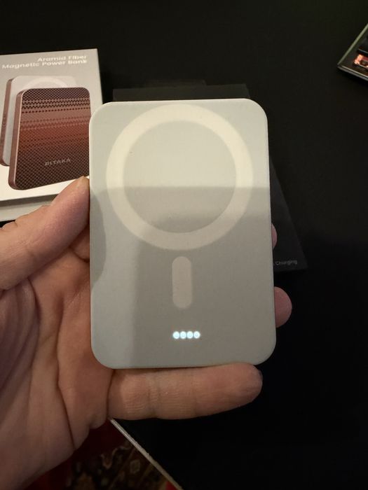 Baterie Pitaka Magsafe 5000 mAh wireless charging