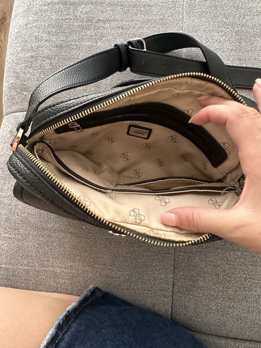 Дамска чанта Guess
