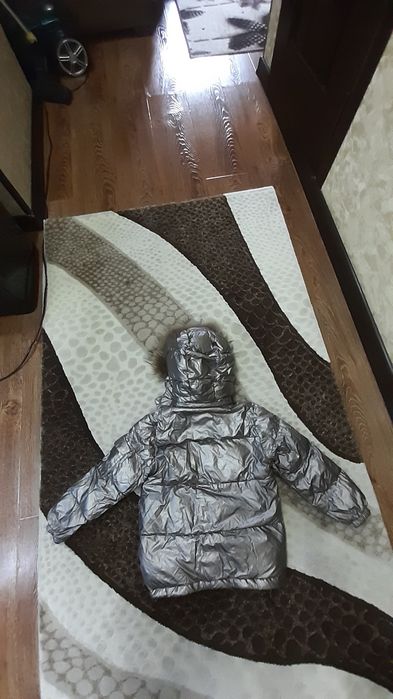 Продам  курточку для девочек.