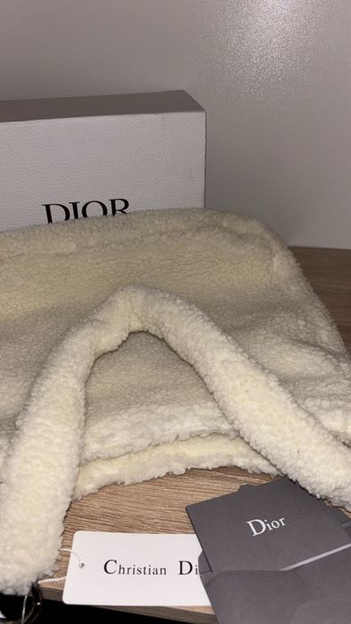 Geantă Christian Dior pufoasă nouă