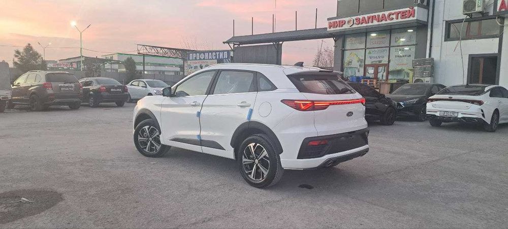 JAC JS6 кроссовер KIA / Hyunday