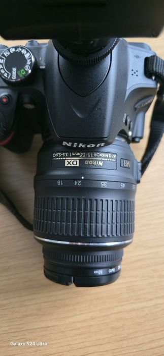 Nikon D3200 cu obiective si trepied, 6000 cadre