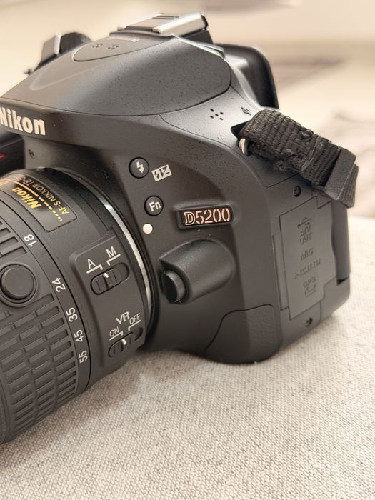 Nikon D5200 + 18-55mm VR | Неразличим от нов (Само на 4 696 кадъра!)