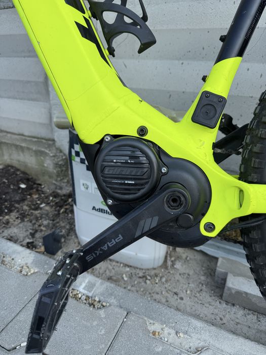 Giant electric  galben neon