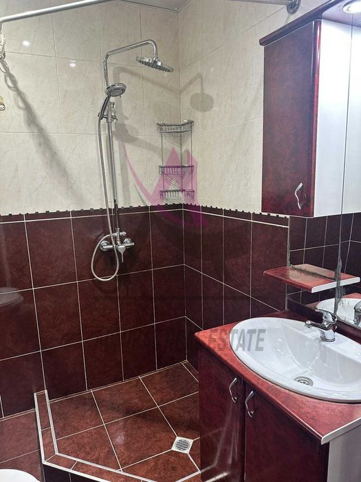 Дава се под наем Двустаен апартамент в Варна, Цветен квартал - 75 кв.м за 600 € - Снимка #5