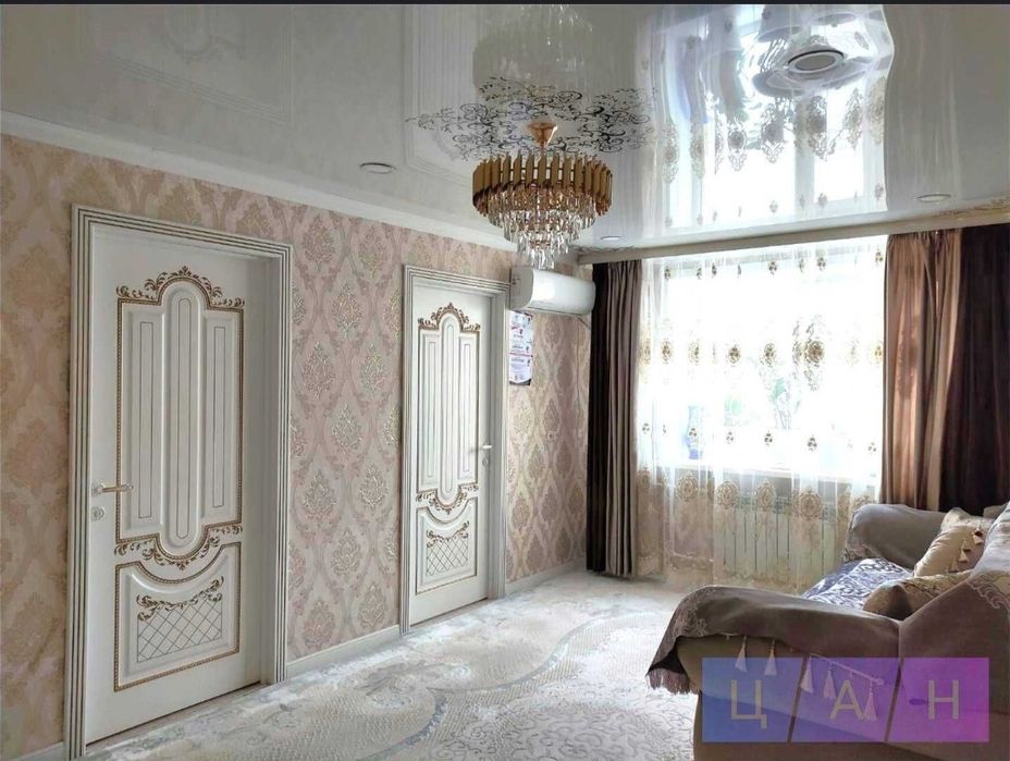 Продается 4 комн квартира в центре