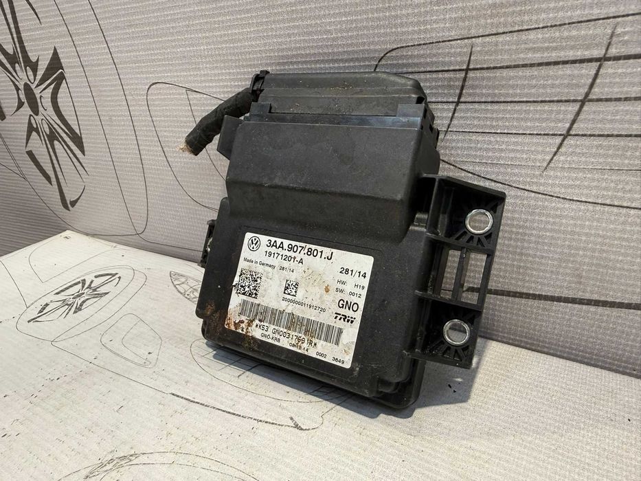 Modul frână de mana EPB  Volkswagen Passat B7 3AA907801J 2014 / [2011-2014] / (5B3)