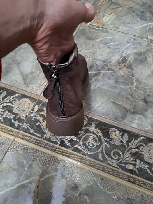 Продам новые Ботинки лоферы