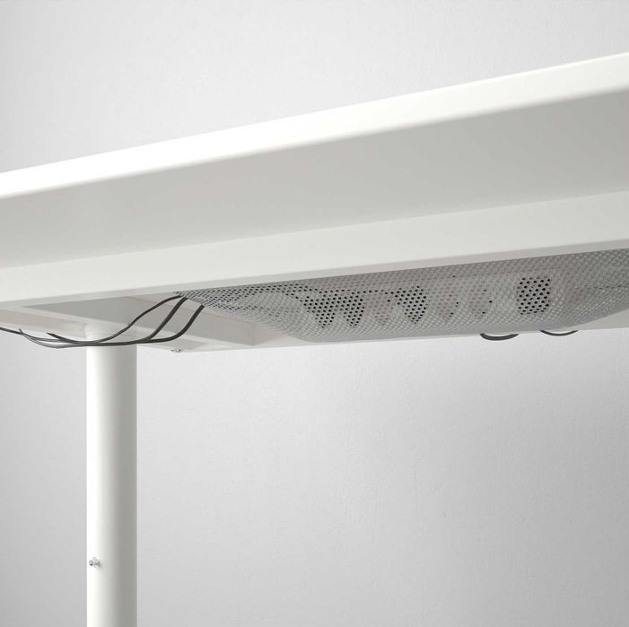 маса ikea BEKANT