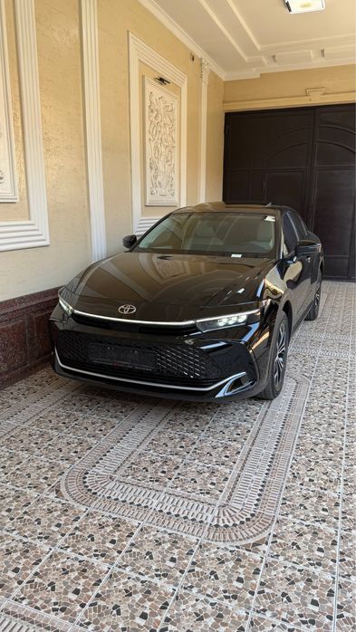 Toyota crown 2024 gibrid