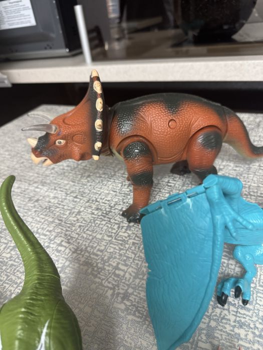 Игрушка динозавр Marwin