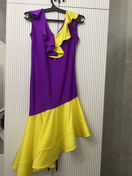 Продаются бальные платья