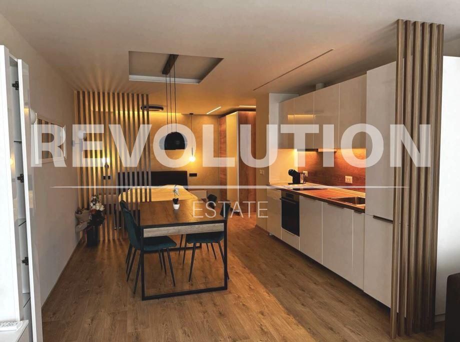 Едностаен апартамент в района на м-т Ален Мак!