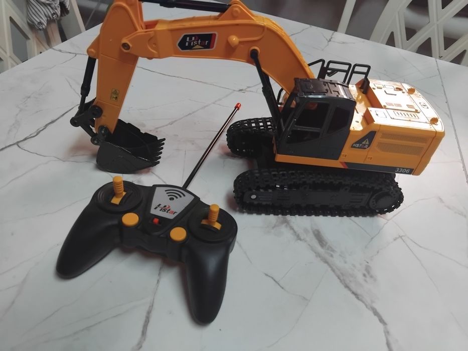 Игрушка экскаватор