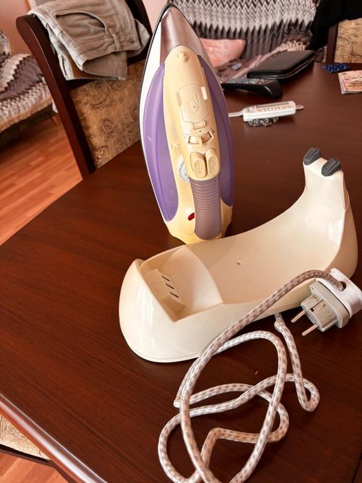 Беспроводной утюг