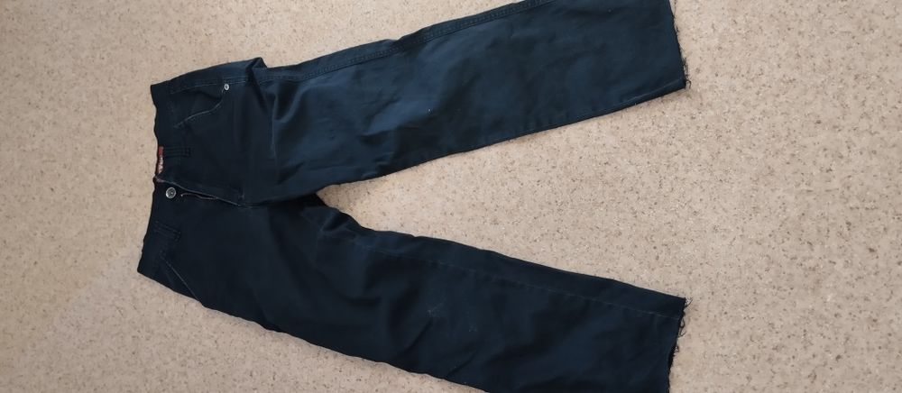 Джинсы все по 2000тг