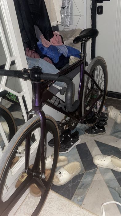 Продам фикс почти новый