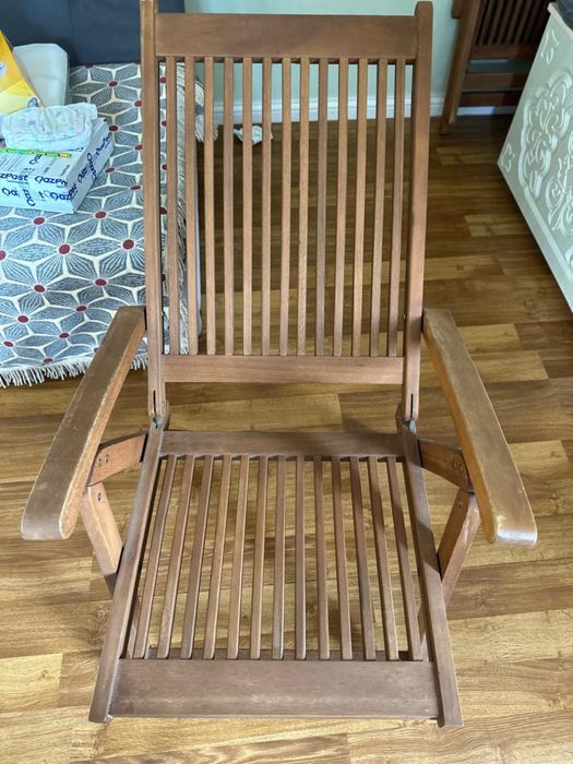 Деревянный летний стол со стульями