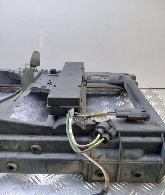 Calandru / panou frontal 9634009480 Peugeot 307 prima generatie