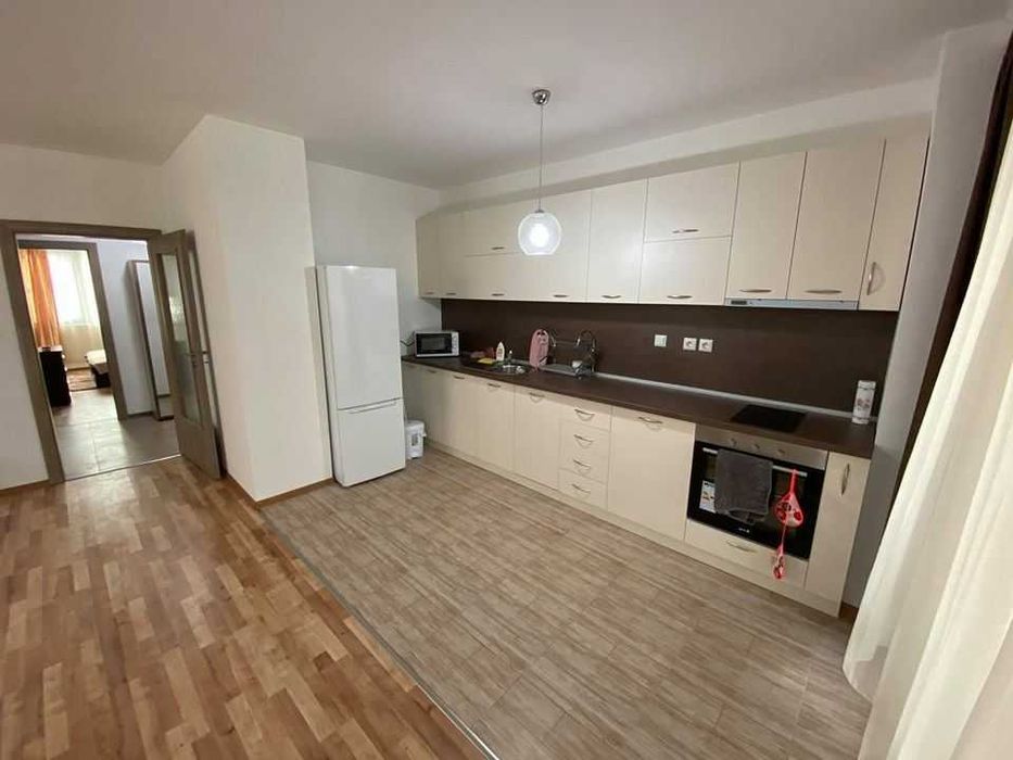 Тристаен Апартамент в Смирненски