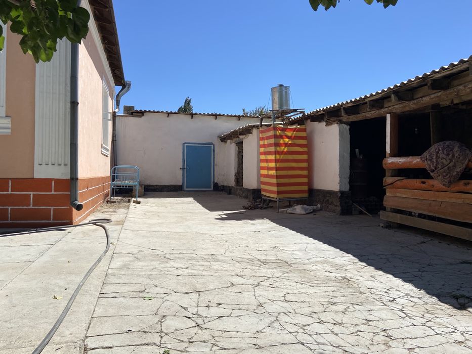 Үй сатылады