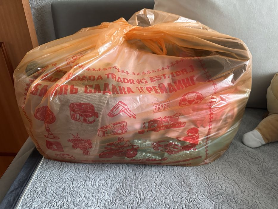 Отдам вещи на девочку за шоколадку