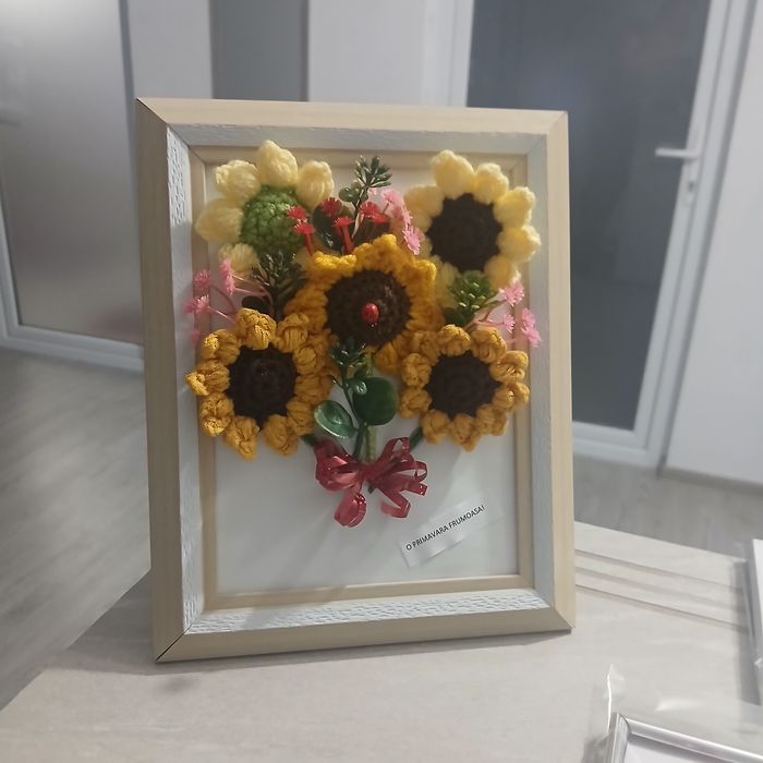 Tablouri cu flori crosetate martisoare