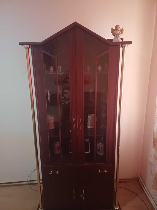 Vand Mobila,Boxe,Masini de insurubat, etc