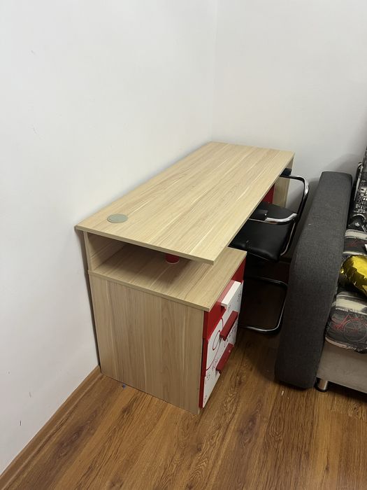 Детский шкаф, стол