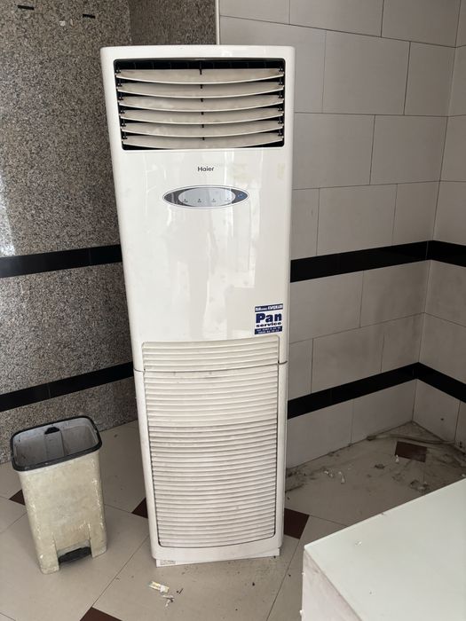 Продава се колонен климатик Haier – мощен, професионален клас