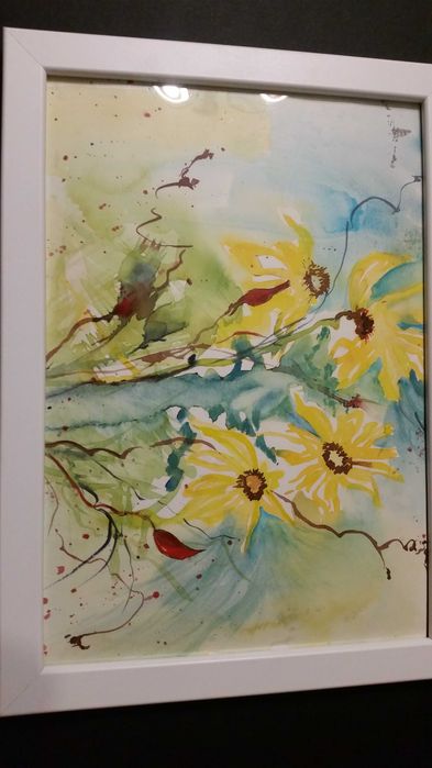 Цветенца. Рисувани на ръка с акварел. В чудесна бяла рамка със стъкло.