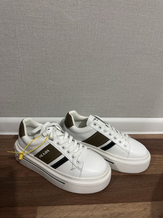 Новые кроссовки под Prada