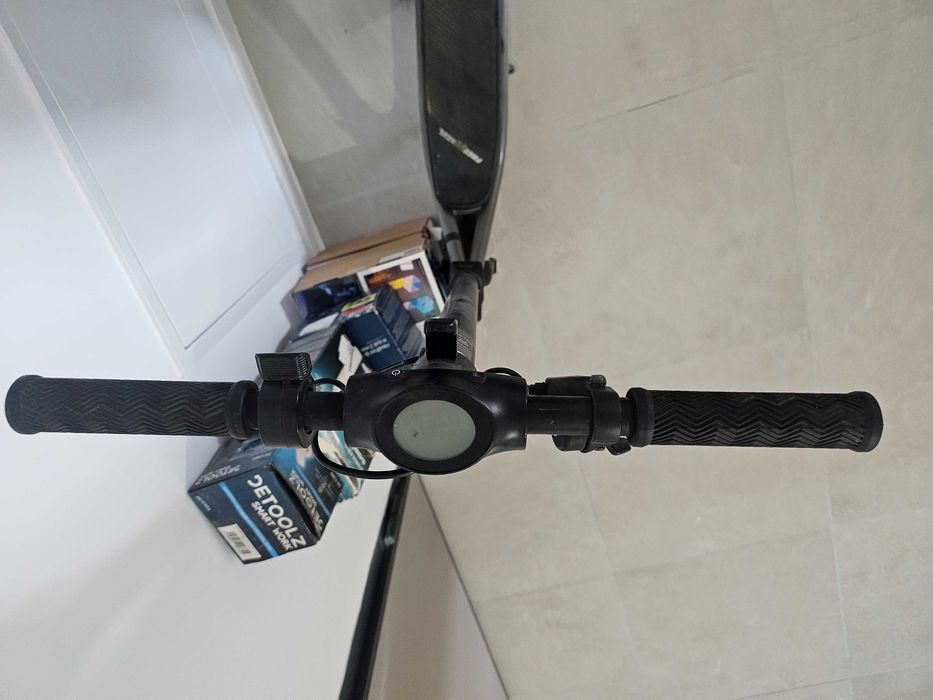 Trotineta electrica adulti, FreeWheel Rider Pro, motor 350 W, viteza maxima 25 km/h, autonomie 35 km, roti 10 inch, pliabilă