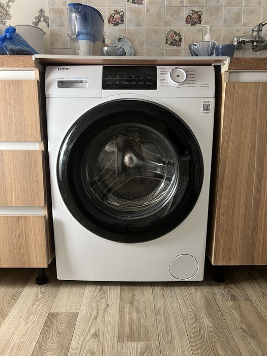 Стиральная машина Haier HW60-BP10929A, 6 кг — практически новая