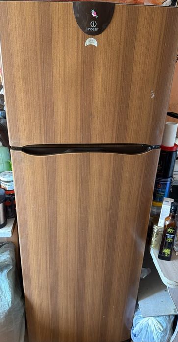 Холодильник indesit