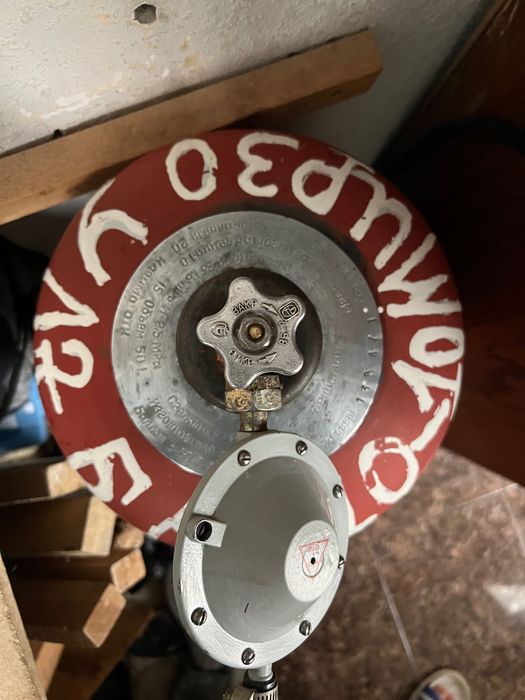 Gaz balon 50 sotiladi 550 ming so’m