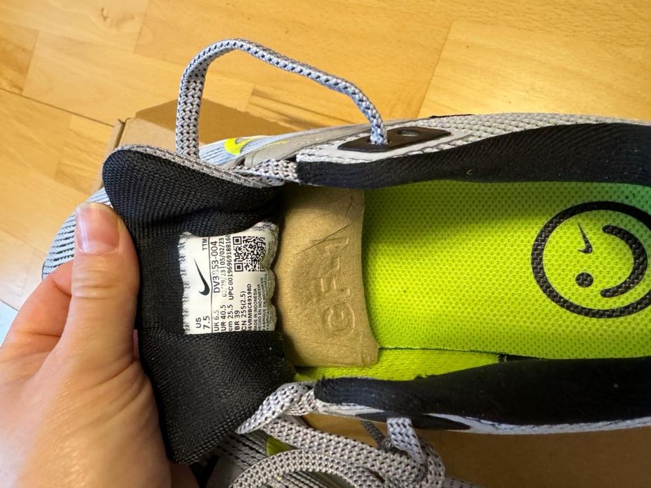 Продаются Кроссовки Nike