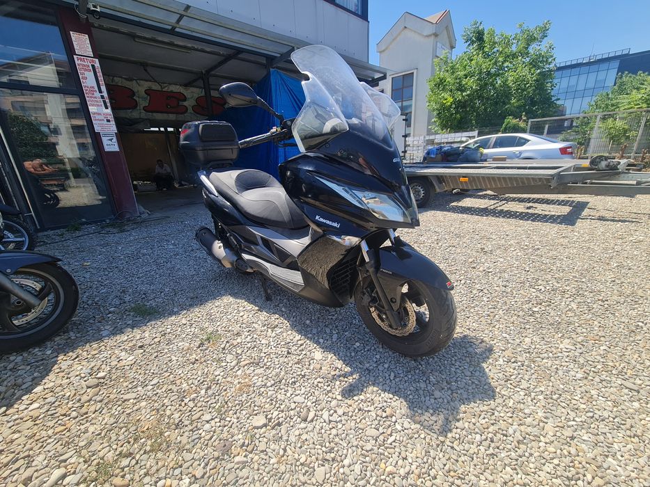 Vind scuter Kawasaki R-300