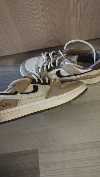 Кроссовки  женские