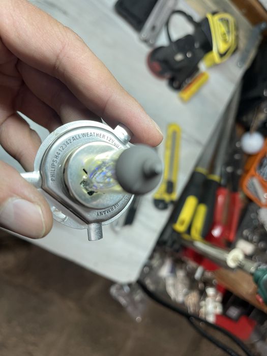 Крушки н4 philips ,
