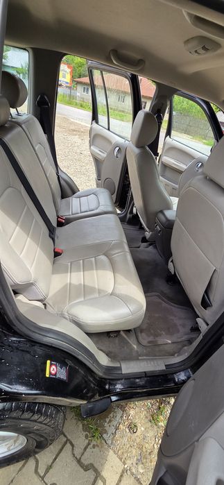 Vând Jeep Grand  Cherokee