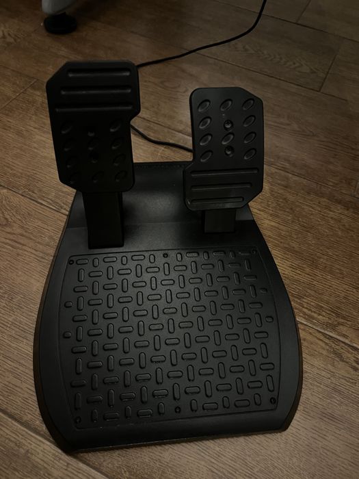 Volan și Pedale Thrustmaster T80 Ferrari 488 GTB Edition - PC / PS4 / PS5