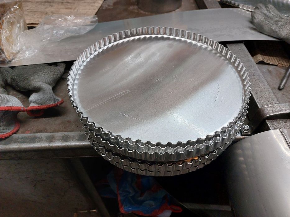 Тави нови за закуски, пици, хляб, франзели,милинки ,агнета